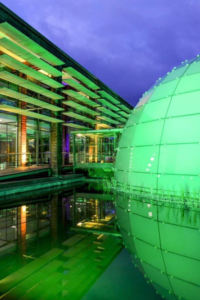 Grün beleuchteter Dänischer Pavillon